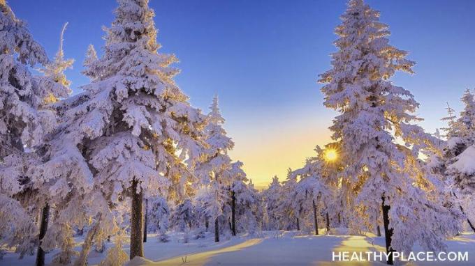 Tuletko hyvin talvella? Jos ei, kokeile näitä ehdotuksia talven masennuksen hallitsemiseksi. Opi heitä HealthyPlace.