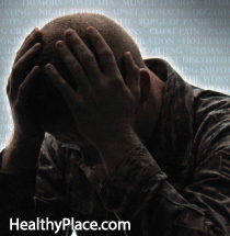 Syitä, joiden vuoksi veteraanit eivät myönnä torjua PTSD-oireita, ovat lukuisat ja usein henkilökohtaiset, mutta tässä on kolme yleistä syytä, joiden vuoksi veteraanit eivät myönnä taistelevansa PTSD: n torjumiseksi.
