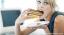 Liiallinen syömishäiriö laukaisee: Mitä sinun pitäisi tietää