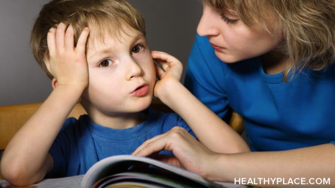 Stuttering lapsilla ja stuttering aikuisilla johtaa usein häpeään ja hämmennykseen. Tärkeitä vinkkejä pienten lasten stutteroinnista.