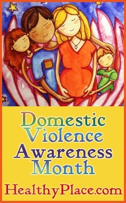 Perheväkivaltaa koskevan tietoisuuden kuukausi