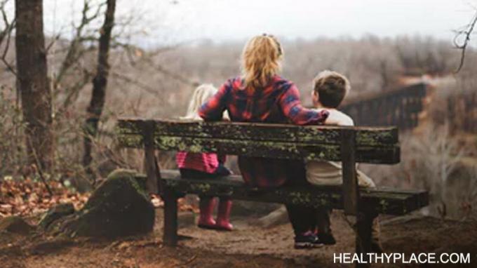 Vanhemmuustyylisi voi vaikuttaa lasten henkiseen terveyteen. Opi, mitä vanhemmuustyyli ovat ja miten ne voivat vaikuttaa lasten kehitykseen HealthyPlace-sovelluksessa.