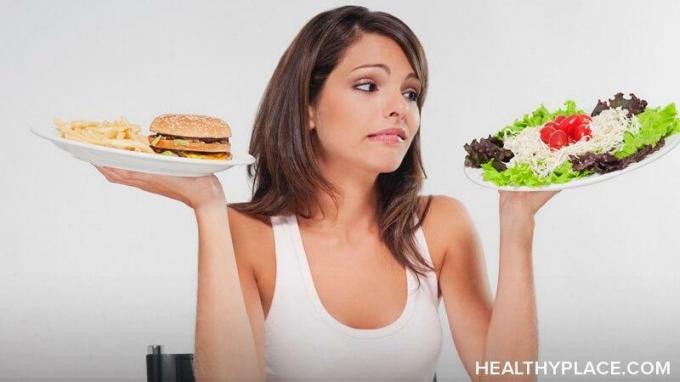 Syöminen laukaisevia ruokia syömishäiriöiden palautumisen yhteydessä voi tuntua aluksi kauhistuttavalta. Ajan myötä se on helpompaa. Näin voit palauttaa laukaisevat ruuat ruokavalioosi.