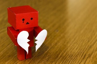 Syömishäiriöt rikkovat sydämesi. He ovat väärinkäyttäviä suhteita elämässäsi. Miksi annamme syömishäiriöiden toistuvasti rikkoa sydämemme? Lue tämä.