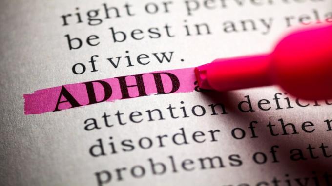 Kirja, jossa ADHD on merkitty korostusmerkillä.