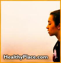 Hengityksen muuttaminen voi kumota ahdistuksen ja paniikkikohtauksen oireet. Opi uusia hengitystaidot.