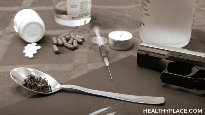 Huumeiden väärinkäyttö on vakava terveysongelma. Opi huumeriippuvuuden merkitys, miten huumeiden väärinkäytöt alkavat, huumeiden väärinkäytösten syyt ja muut huumeriippuvuustiedot.