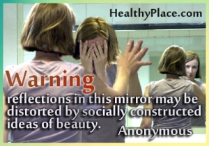 Syömishäiriölainaus - Sosiaalisesti rakennetut kauneuden ideat voivat vääristää tämän peilin heijastuksia.